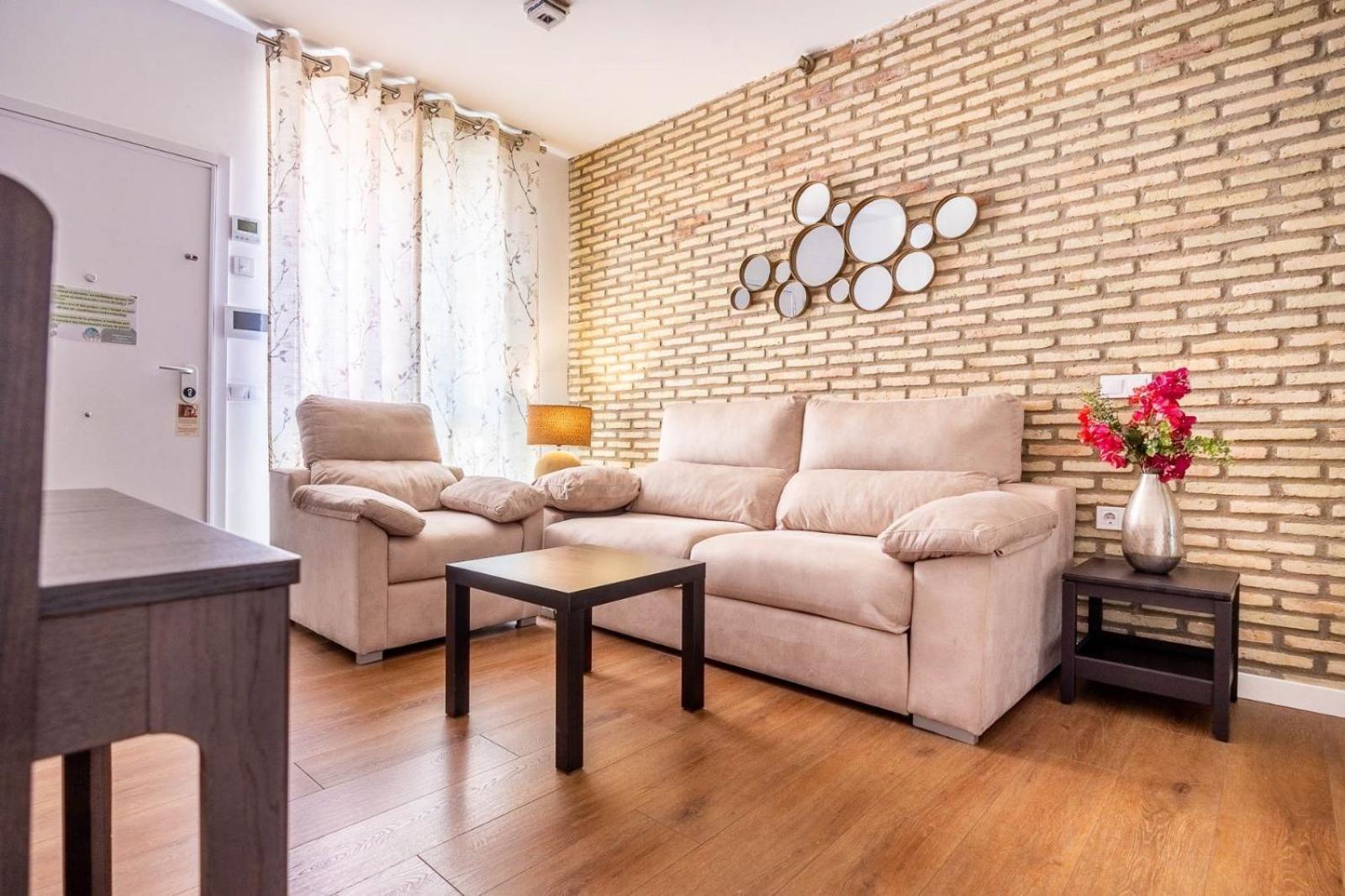 Apartamentos Poemas & Rimas De Becquer เซบีญา ภายนอก รูปภาพ